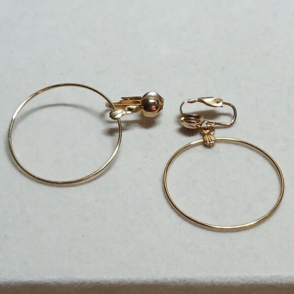 Vintage Gold Tone Clip On Hoop Earrings Costume Jewelry #80W - Picture 8 of 13